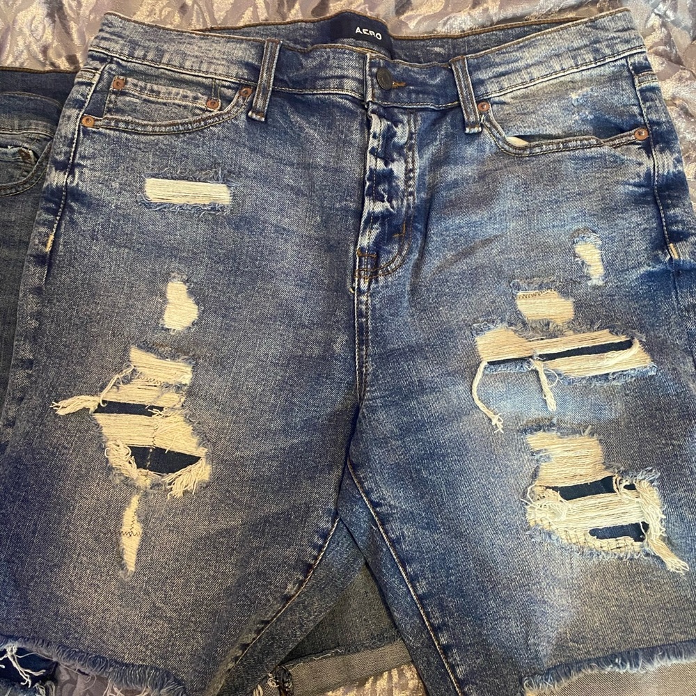 Slim cut off denim men shorts